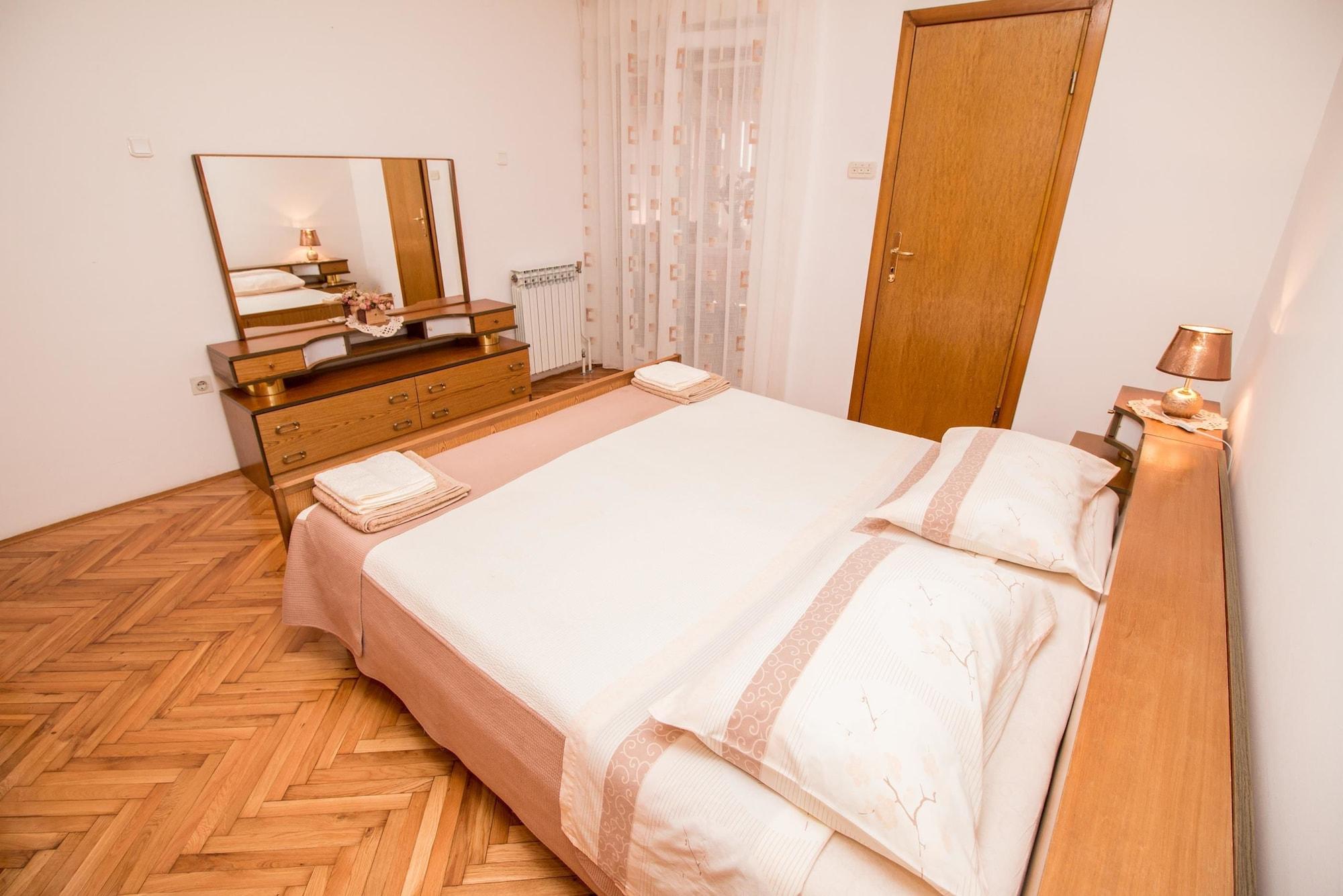 Apartments Divna Rovigno Esterno foto