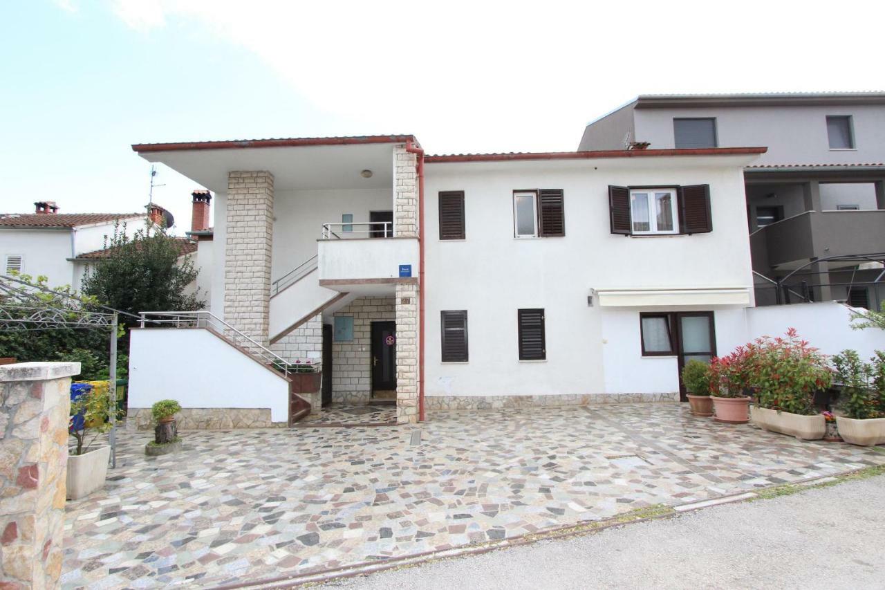 Apartments Divna Rovigno Esterno foto