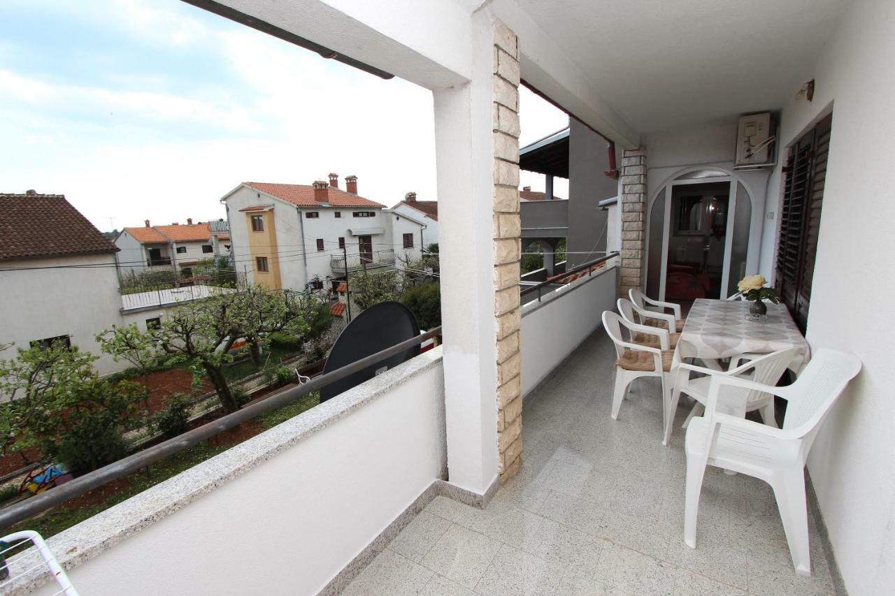 Apartments Divna Rovigno Esterno foto