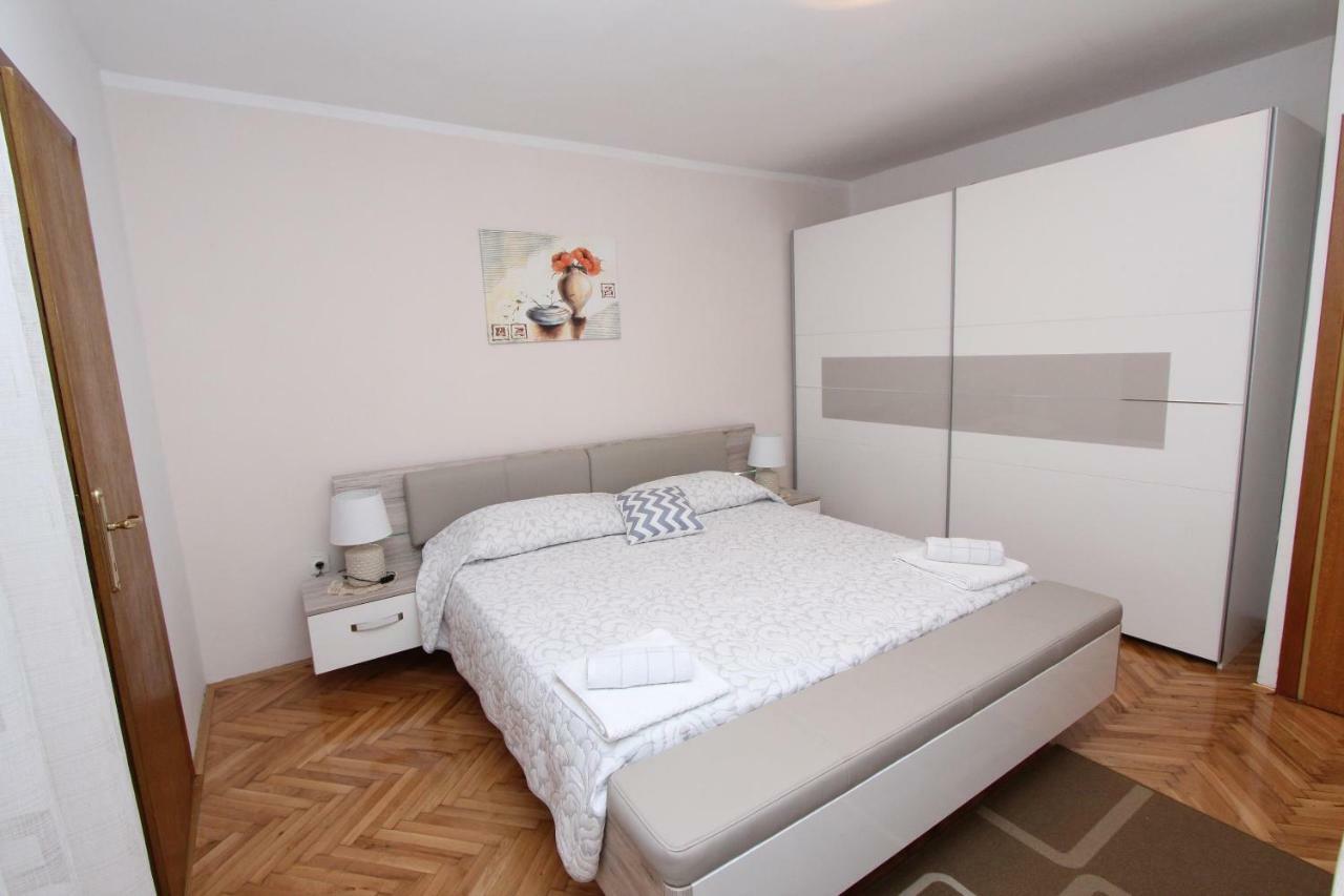 Apartments Divna Rovigno Esterno foto